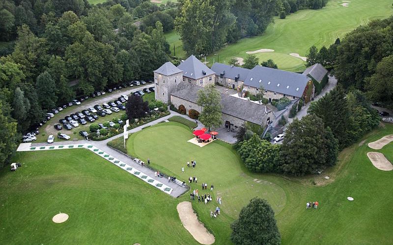 Vue aérienne du Golf et Hôtel de Falnuée à Mazy